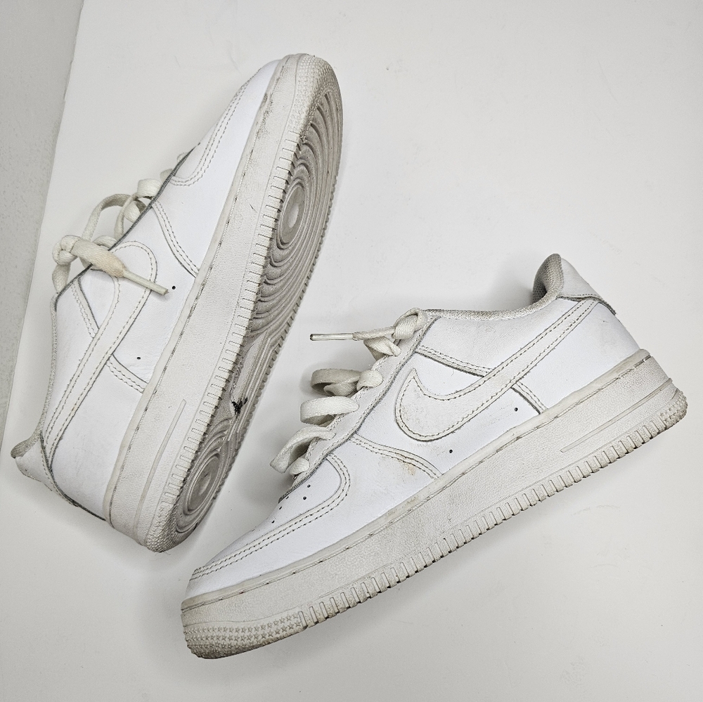 Nike Air Force 1 Low Tops Boys Mens Size 5.5  All White Unisex - Picture 6 of 11